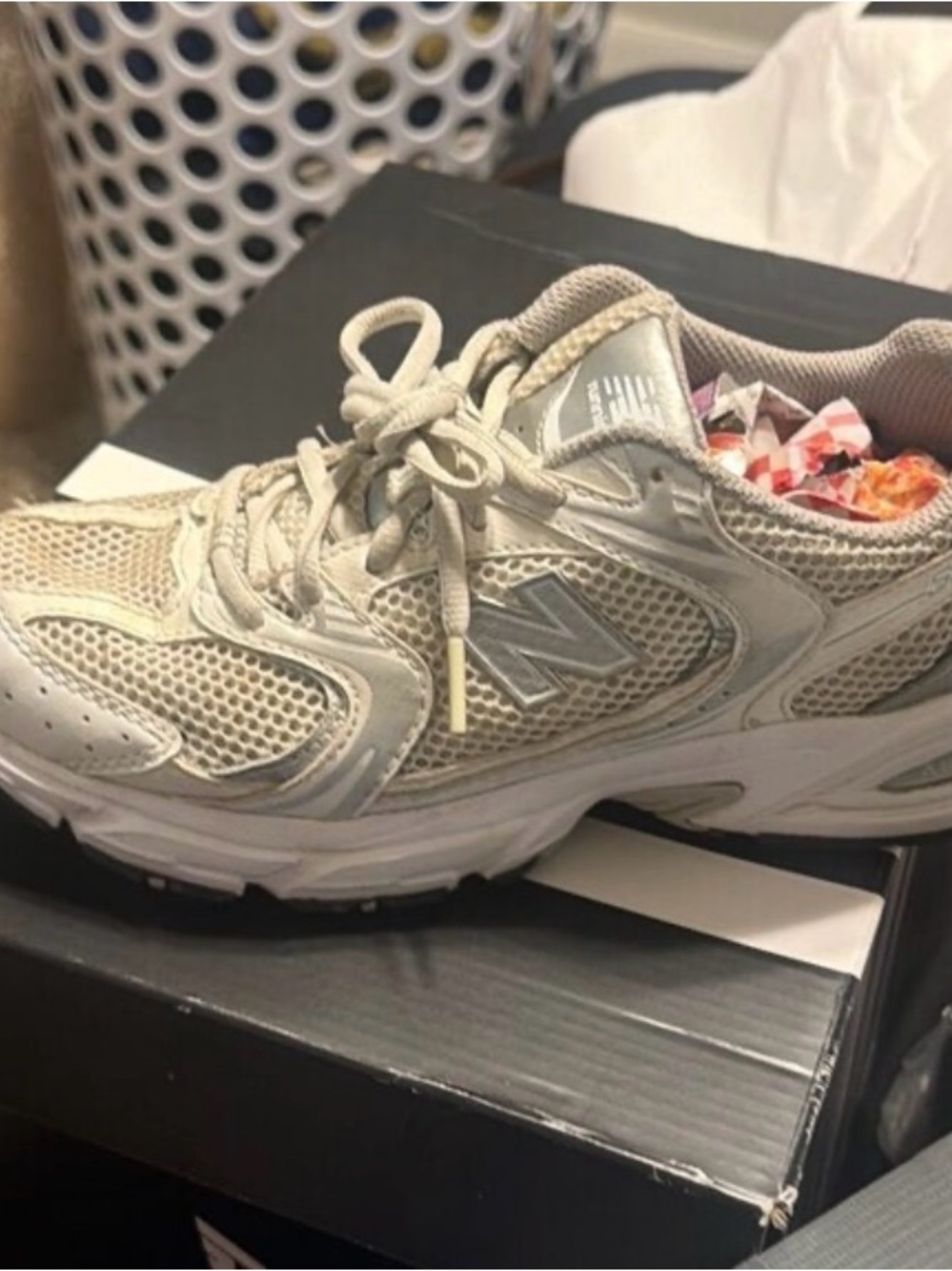 New Balance 530 Women’s Sneakers – White/Silver Metallic, Size US 5, New - Picture 8 of 9